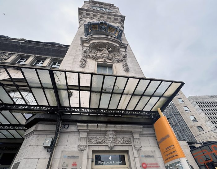 Vue de l'entrée de la Tour à Paris Gare de Lyon au 4 place Louis Armand