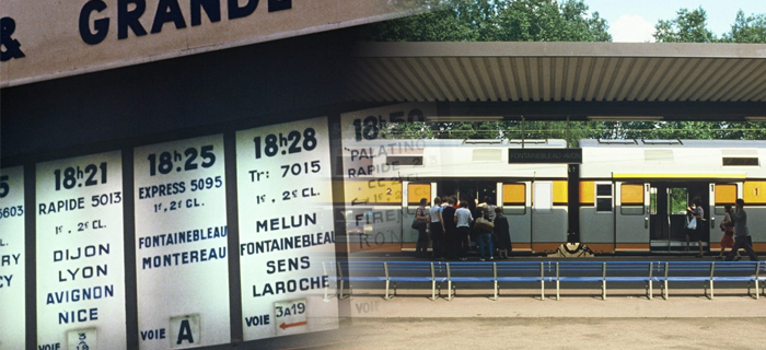 Photo représentant un tableau de départs à Paris Gare de Lyon et un train à Fontainebleau Avon dans les années 1980.